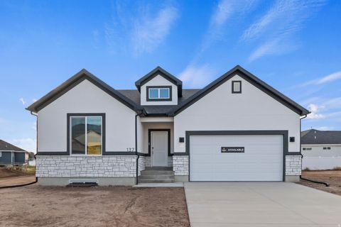 Tiny photo for 626 S 125 E, Hyde Park, UT 84318 (MLS # 2135408)