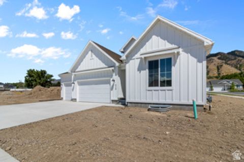 Tiny photo for 626 S 125 E, Hyde Park, UT 84318 (MLS # 2135408)