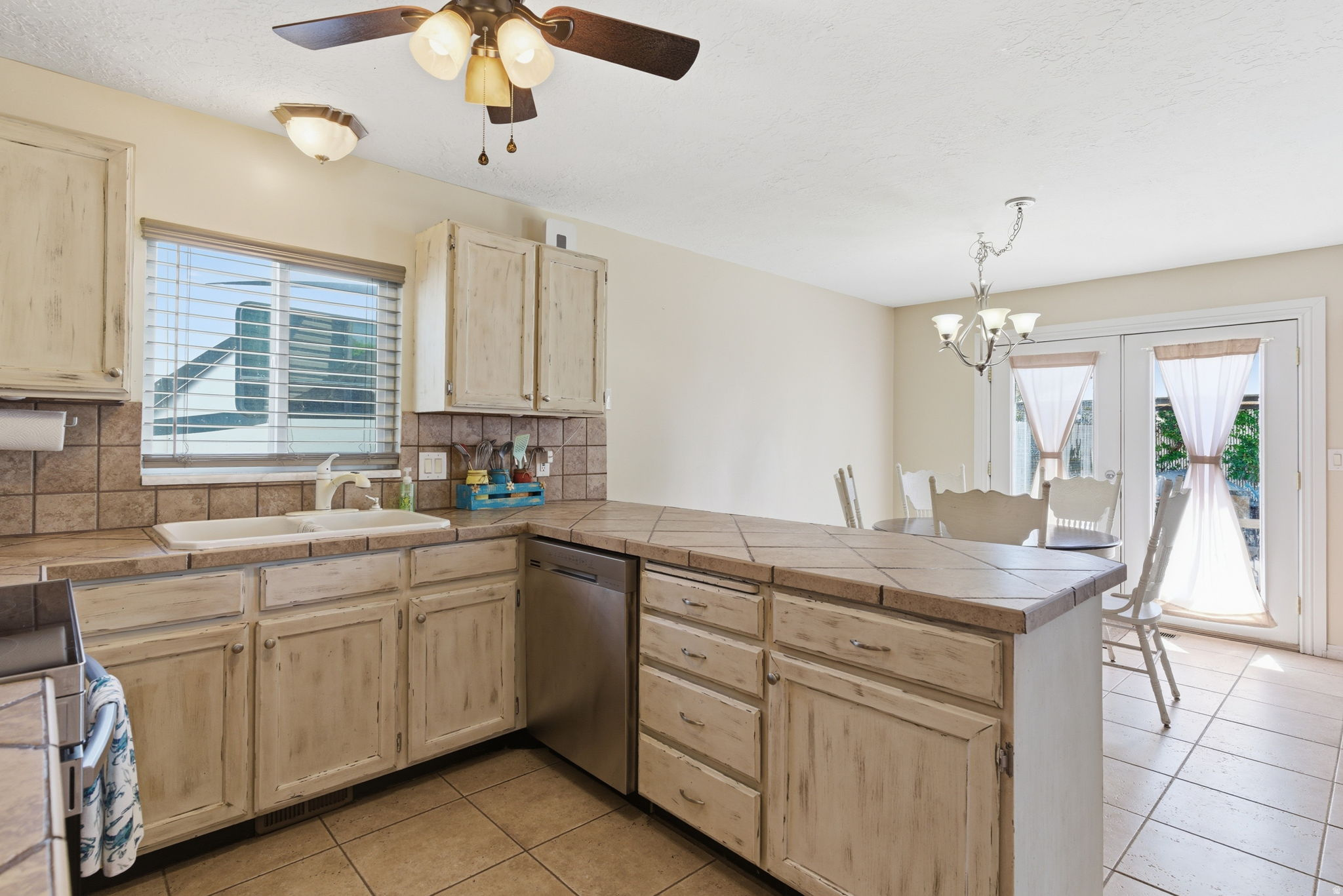 SHADOW RUN ESTATES - Residential