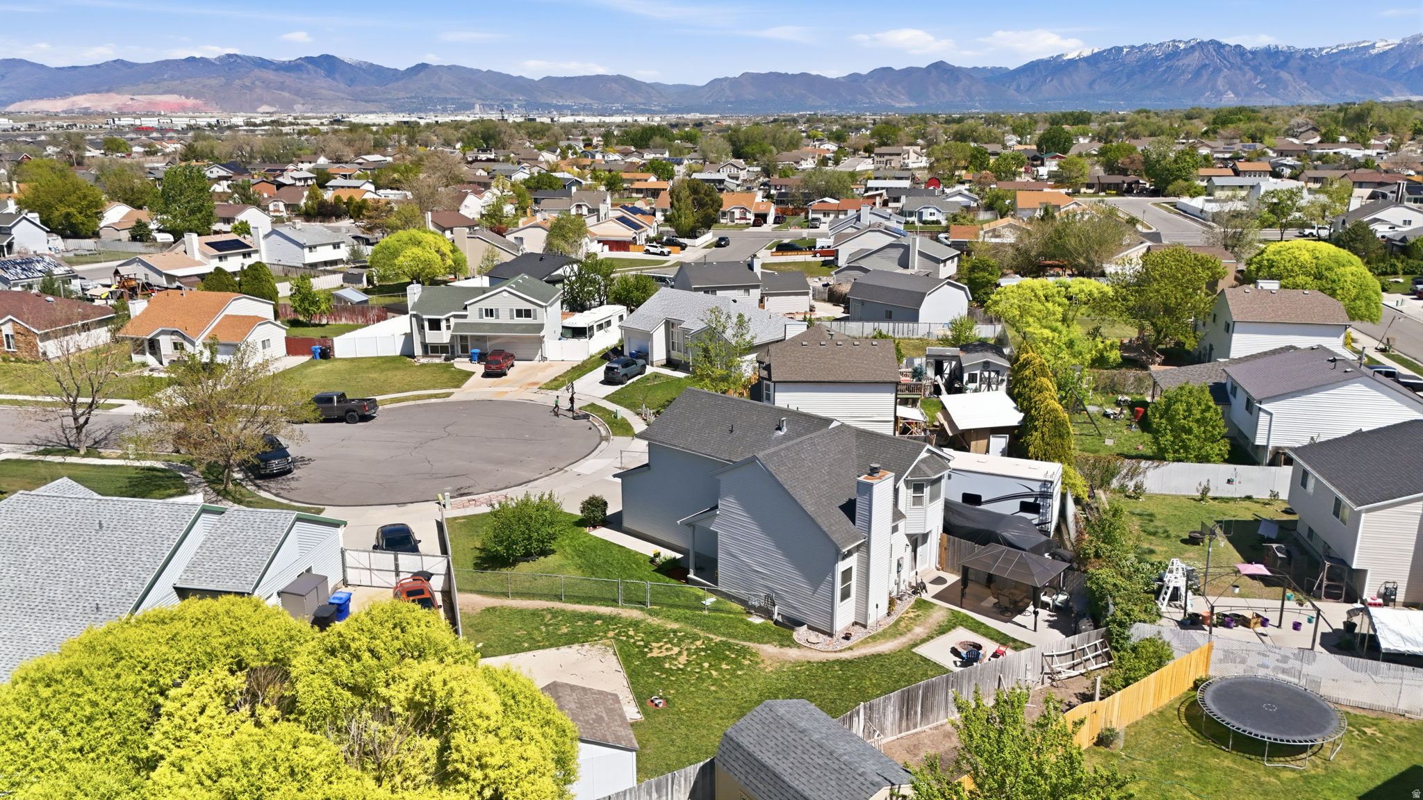 SHADOW RUN ESTATES - Residential