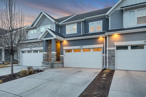 Tiny photo for 1058 S LILAC WAY, Mapleton, UT 84664 (MLS # 2134083)