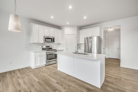 Tiny photo for 1058 S LILAC WAY, Mapleton, UT 84664 (MLS # 2134083)