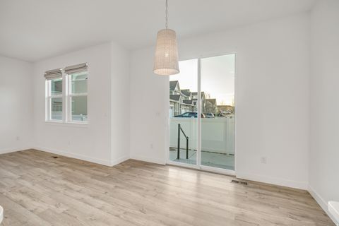 Tiny photo for 1058 S LILAC WAY, Mapleton, UT 84664 (MLS # 2134083)