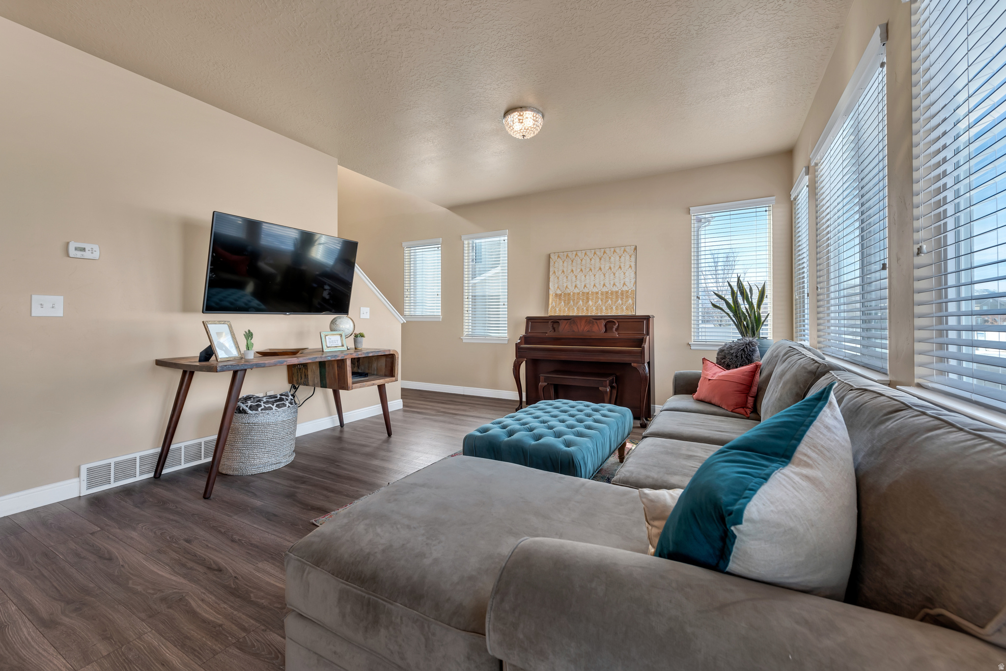 THANKSGIVING - Residential Lease