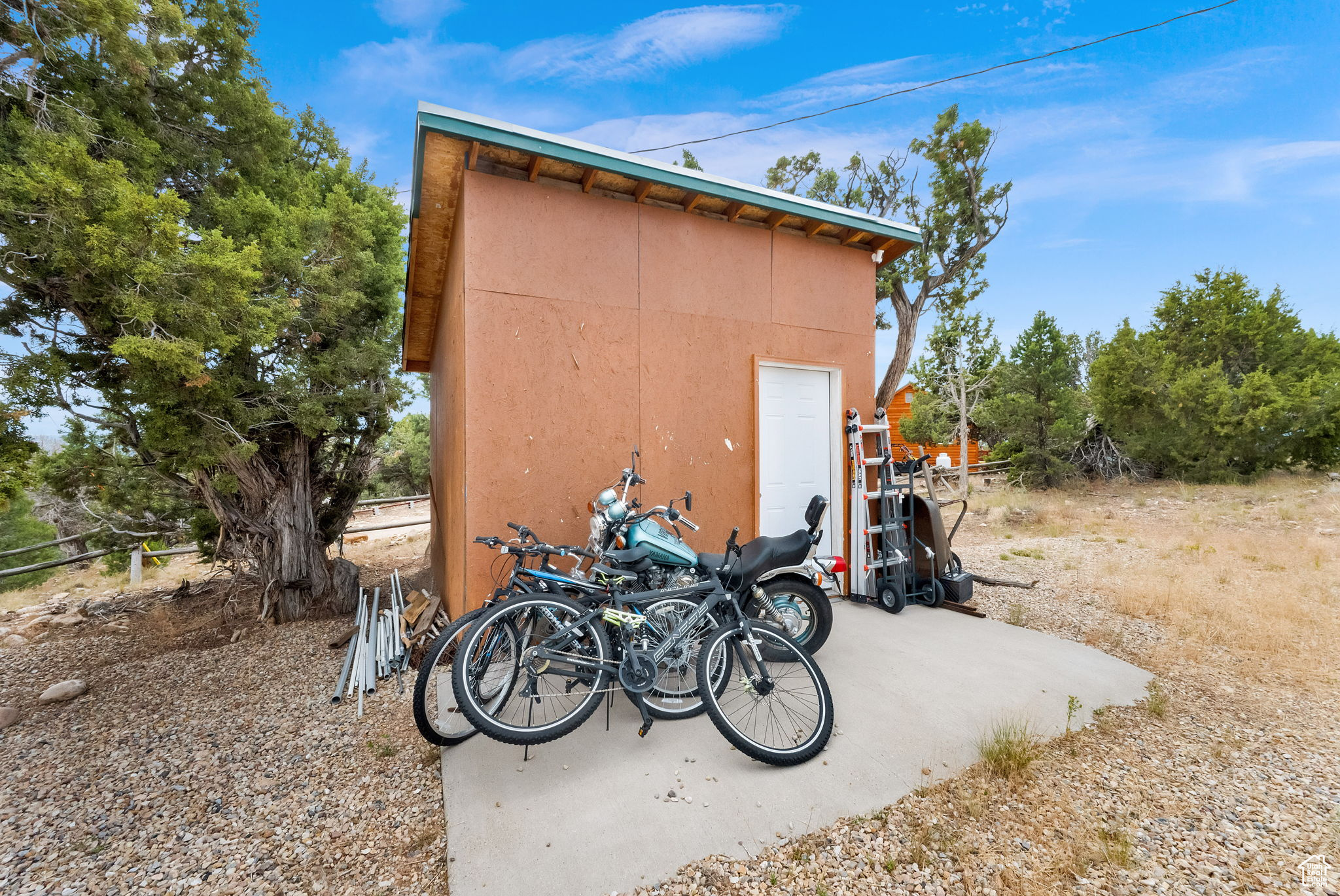BANDANNA RANCH - Residential