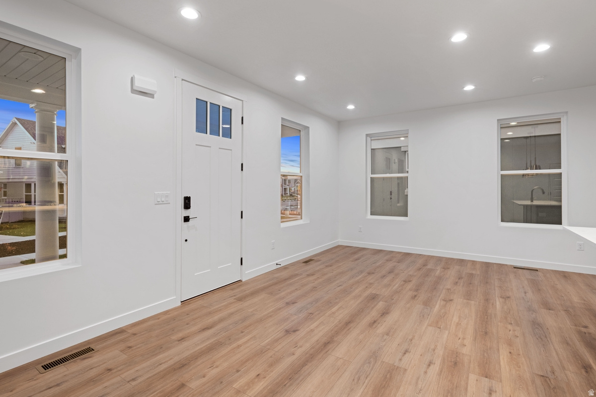 DAYBREAK - Residential