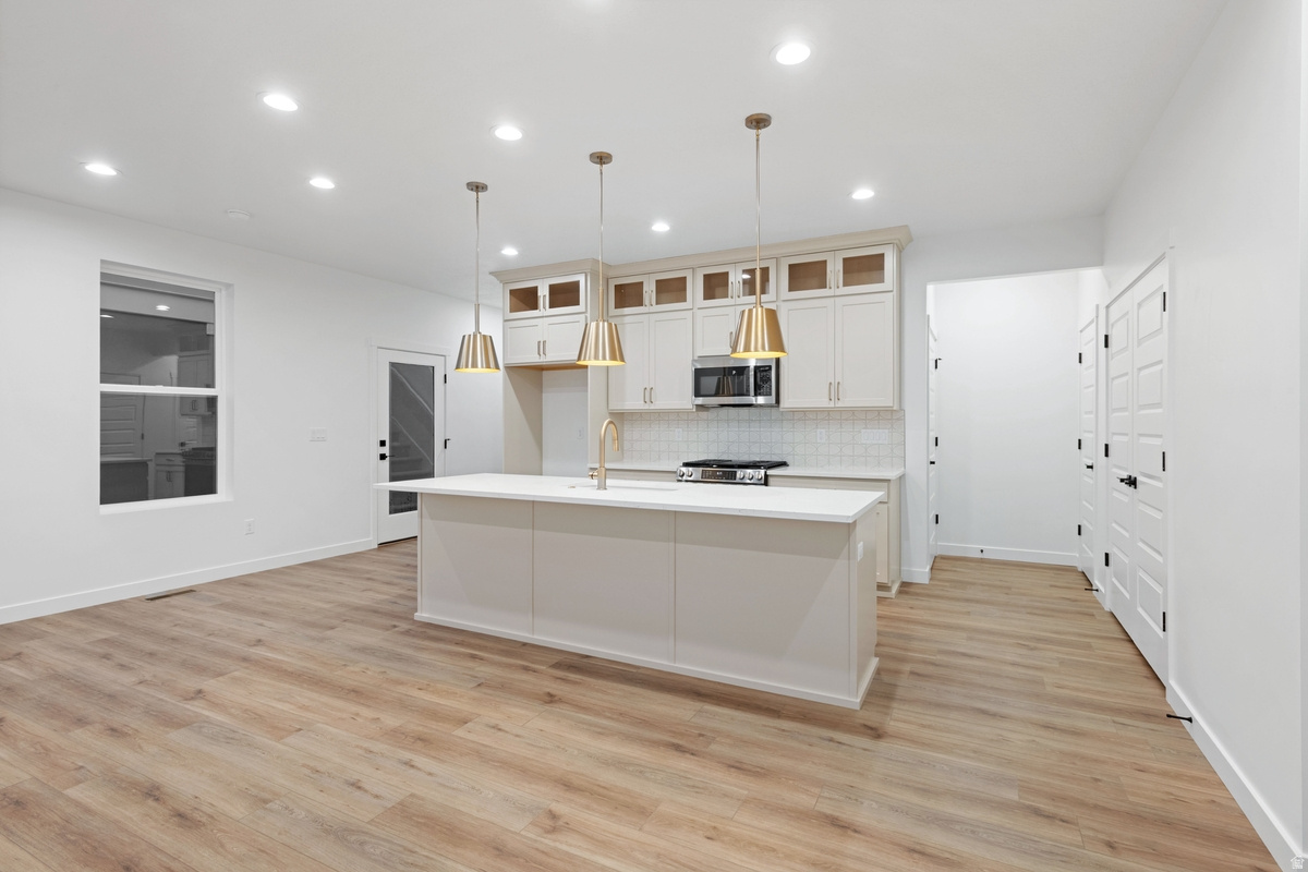 DAYBREAK - Residential