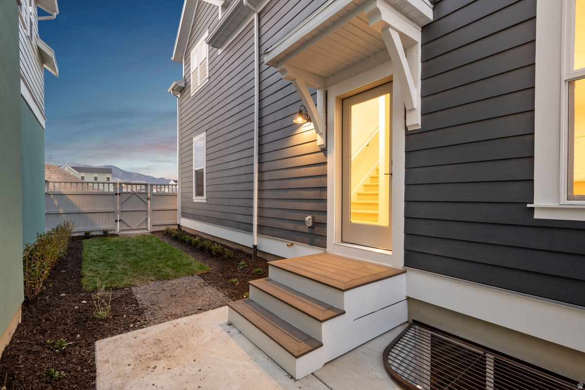 DAYBREAK - Residential