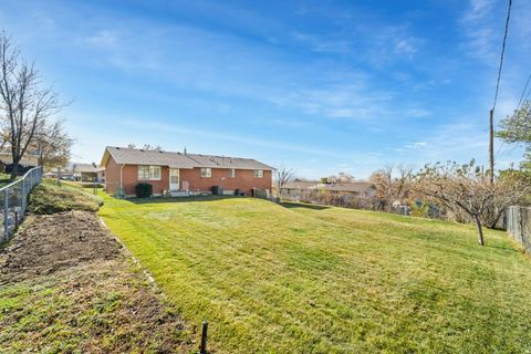 Tiny photo for 725 E 600 S, Centerville, UT 84014 (MLS # 2126156)
