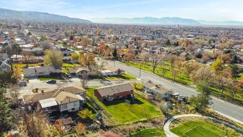 Tiny photo for 725 E 600 S, Centerville, UT 84014 (MLS # 2126156)