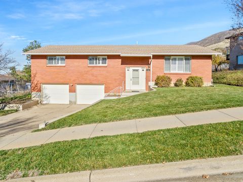 Photo of 725 E 600 S, Centerville, UT 84014 (MLS # 2126156)