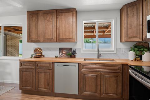 Tiny photo for 388 E 600 S, Payson, UT 84651 (MLS # 2157119)