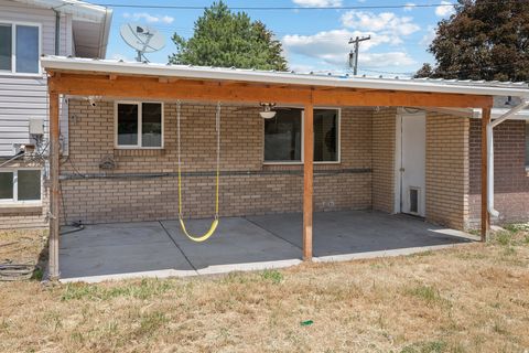 Tiny photo for 388 E 600 S, Payson, UT 84651 (MLS # 2157119)
