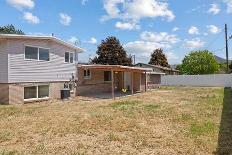 Tiny photo for 388 E 600 S, Payson, UT 84651 (MLS # 2157119)