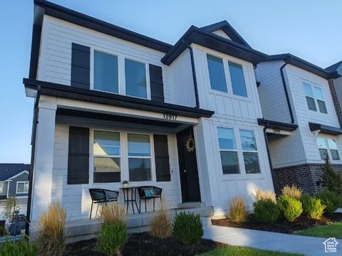 Photo of 13917 S WIDE RIDGE WAY W, Herriman, UT 84096 (MLS # 2113136)