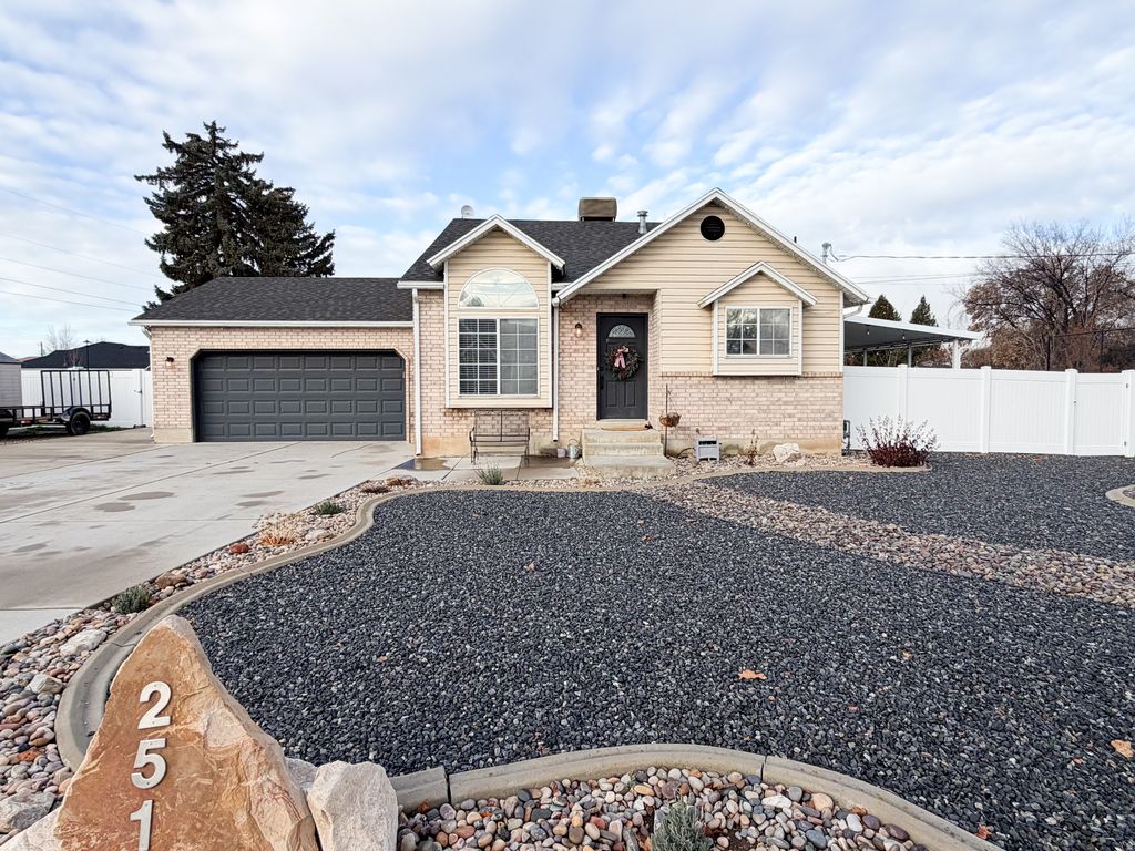 Photo of 2517 N 4350 W, Plain City, UT 84404 (MLS # 2128095)