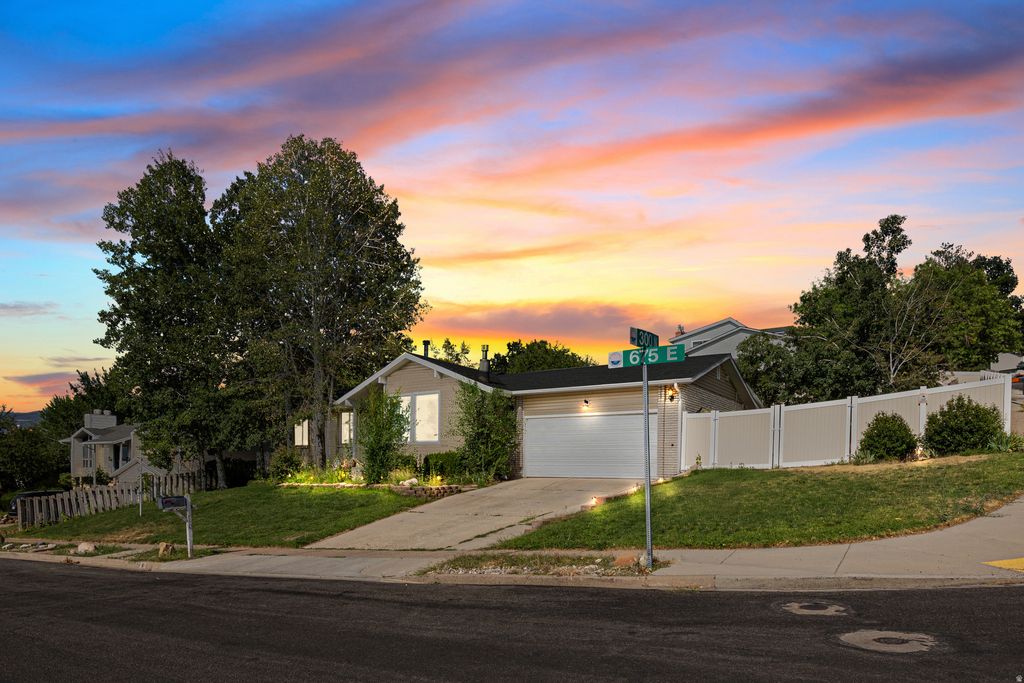Photo of 310 N 675 E, North Salt Lake, UT 84054 (MLS # 2134768)