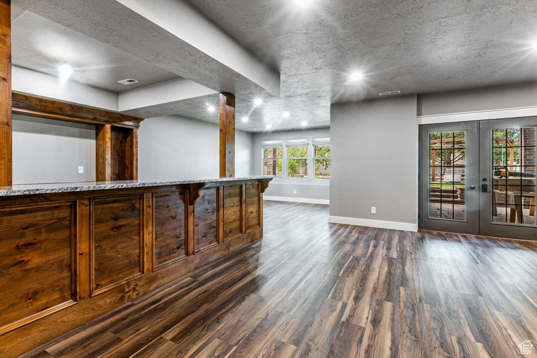 WINDSOR FARMS - Residential