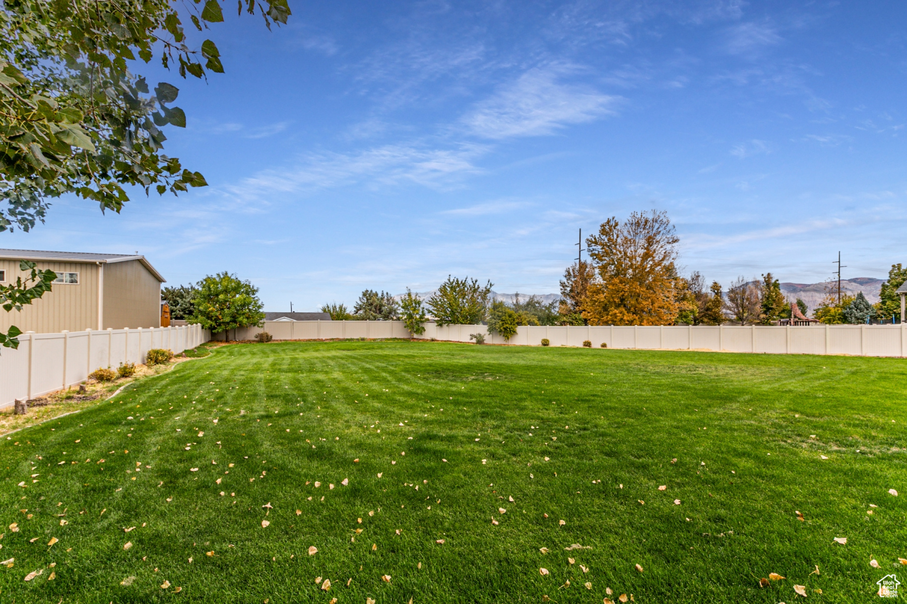 WINDSOR FARMS - Residential