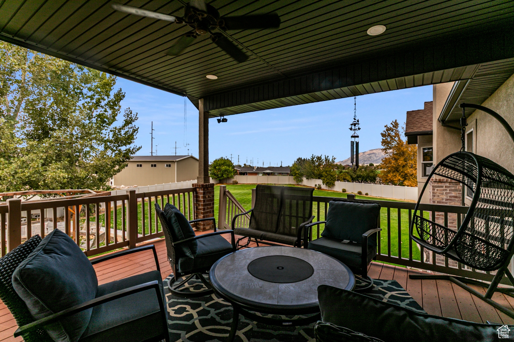 WINDSOR FARMS - Residential