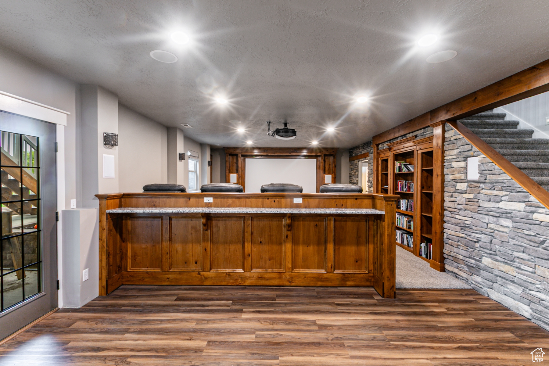 WINDSOR FARMS - Residential