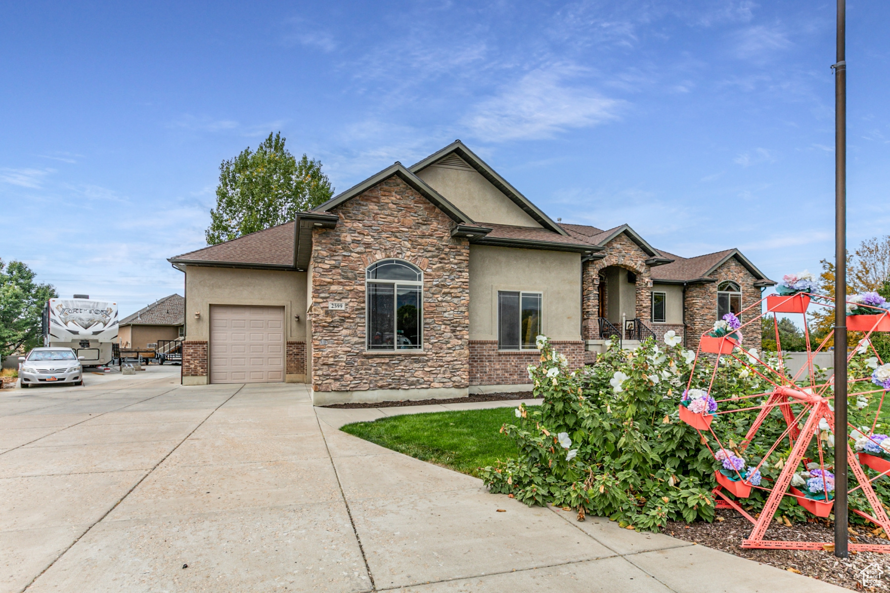 WINDSOR FARMS - Residential