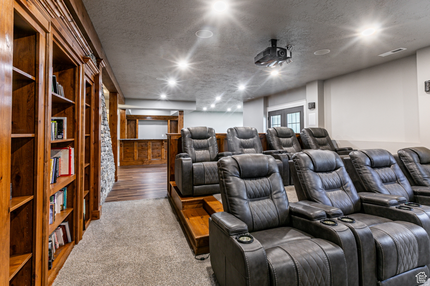 WINDSOR FARMS - Residential
