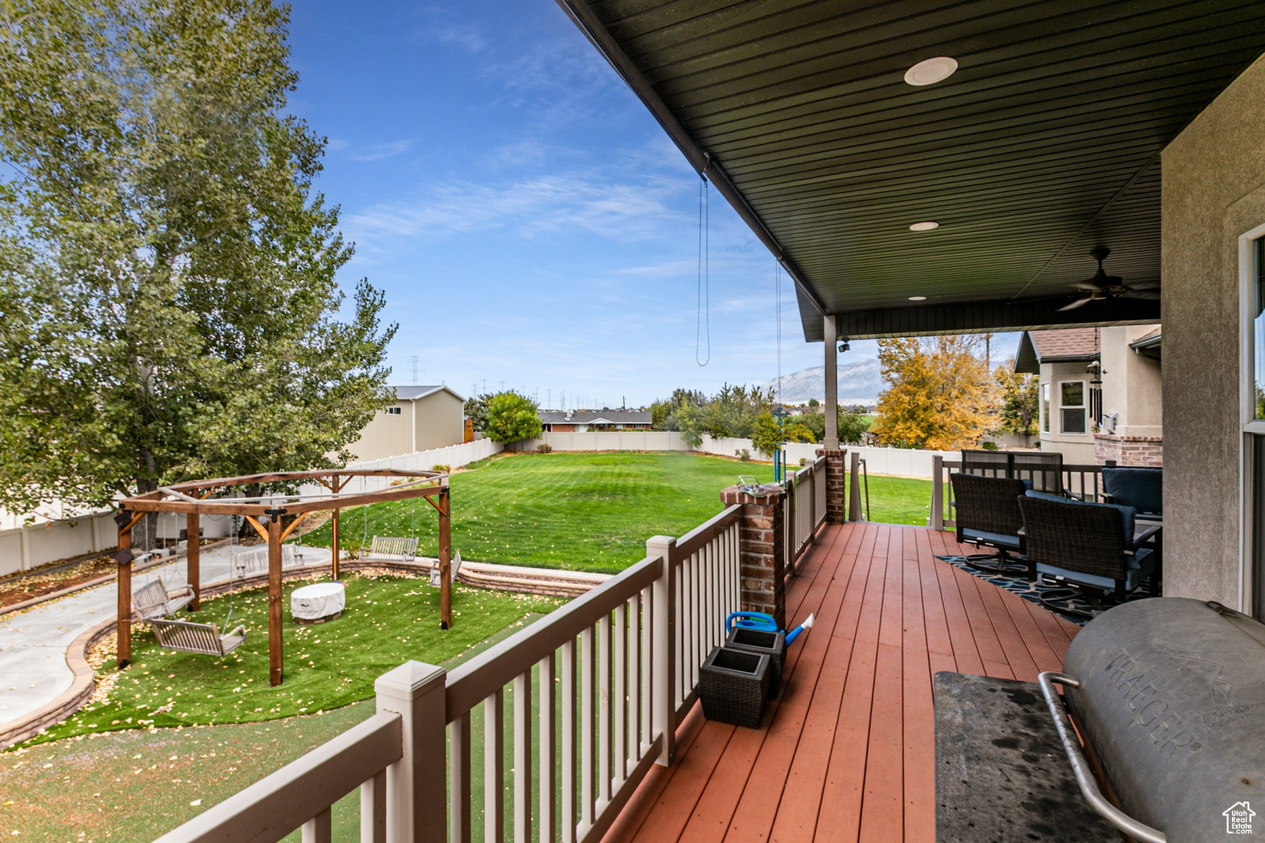 WINDSOR FARMS - Residential