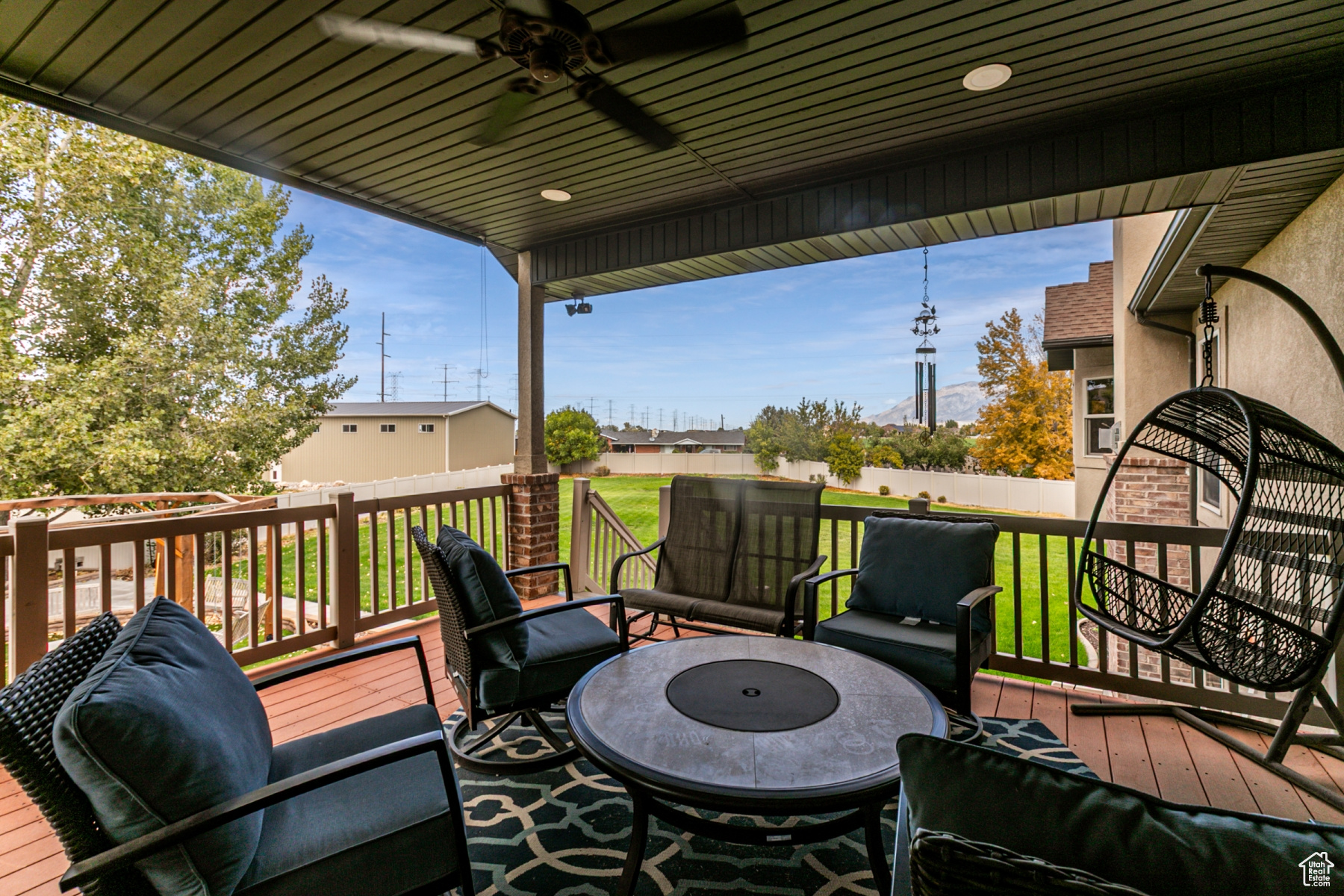 WINDSOR FARMS - Residential