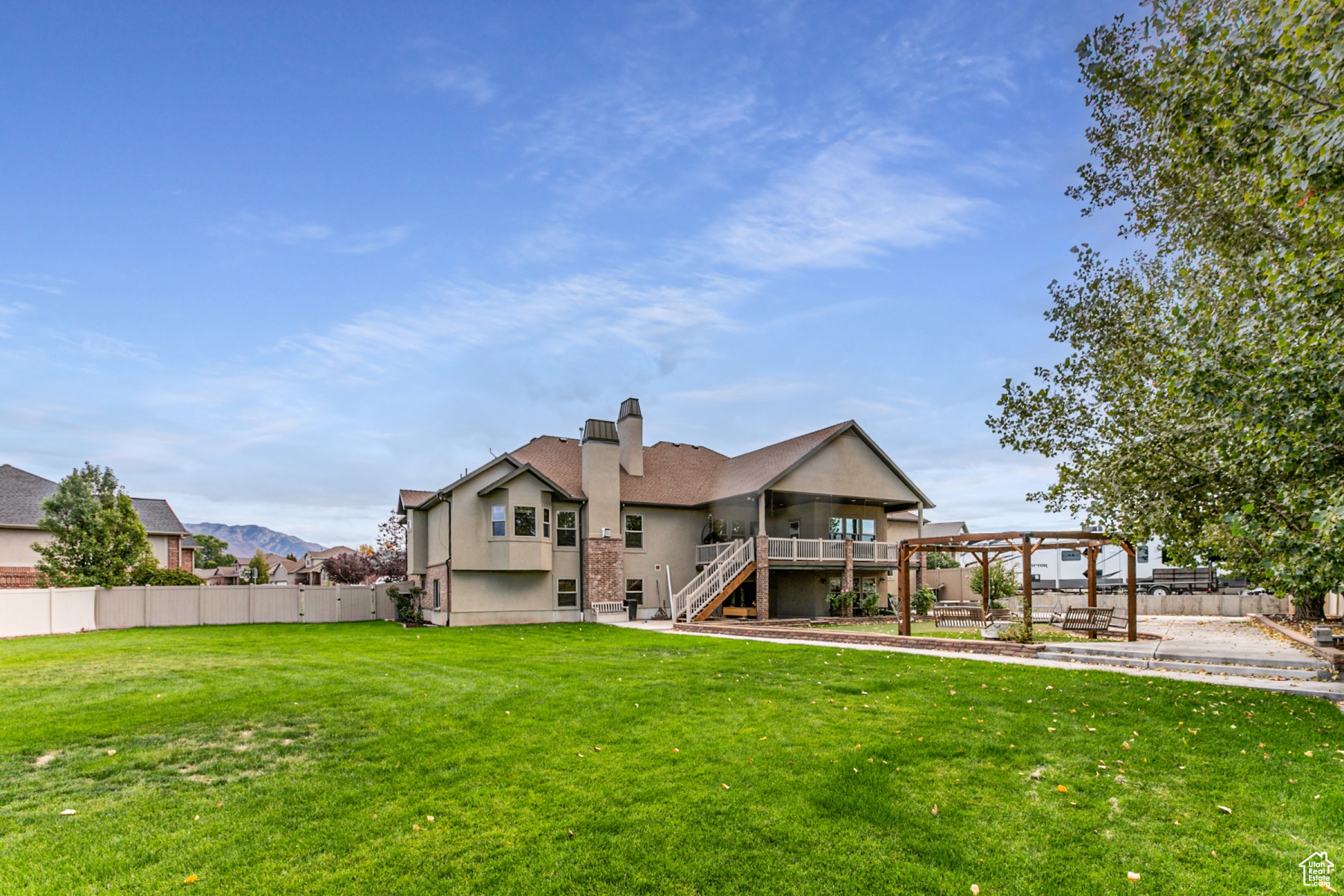 WINDSOR FARMS - Residential