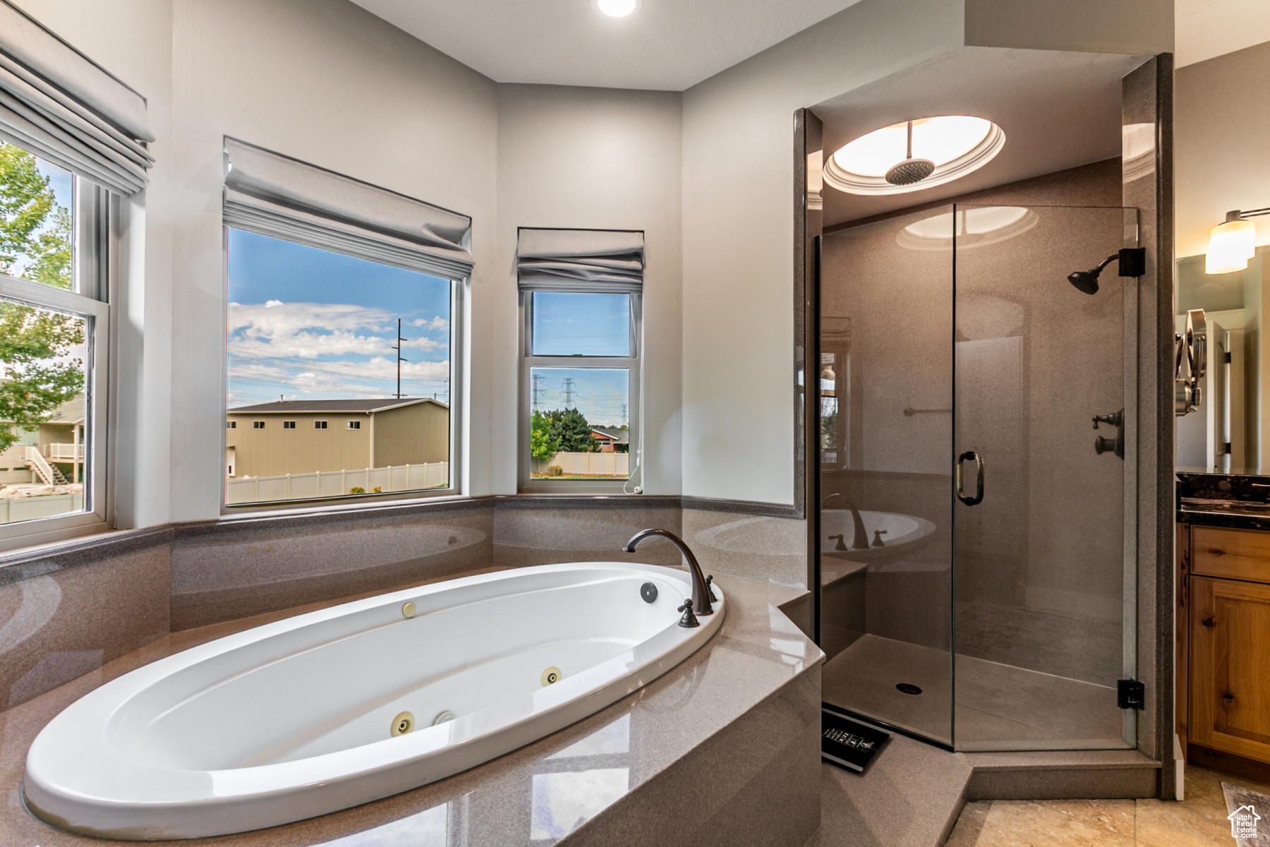 WINDSOR FARMS - Residential