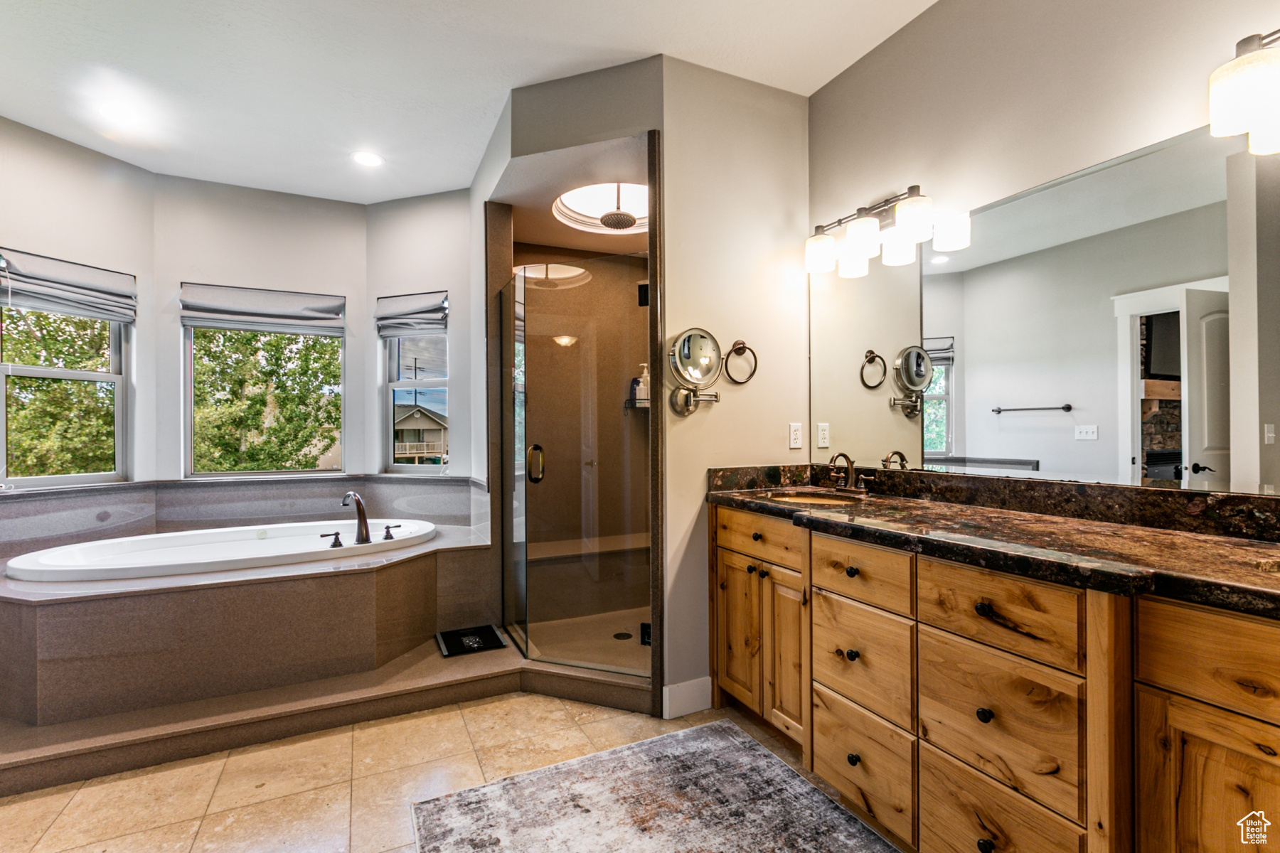 WINDSOR FARMS - Residential