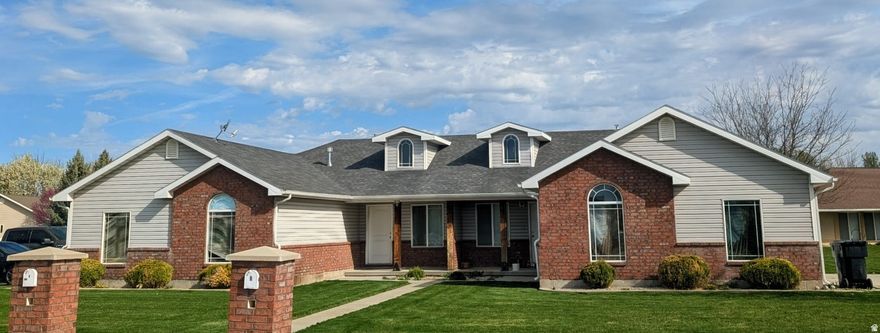 Turnkey duplex opportunity in a quiet, established subdivision! This well-maintained 2006-built property features two identical units, each offering 2 bedrooms, 1 bath, a 2-car garage, and vaulted ceilings that add an open, airy feel. This property delivers strong rental appeal in a peaceful neighborhood setting. Co-listed with Beckstead Real Estate.