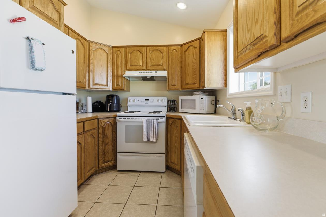 CREAMERY HOLLOW SUBDIVISION - Residential Income