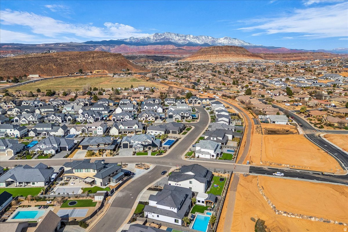 QUEENSRIDGE PARTIAL AMENDED & EXTENDED A - Residential