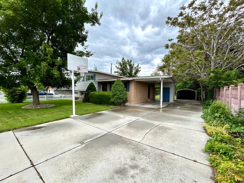 Tiny photo for 441 S 400 E, Payson, UT 84651 (MLS # 2161881)