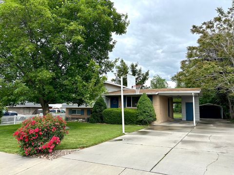 Tiny photo for 441 S 400 E, Payson, UT 84651 (MLS # 2161881)