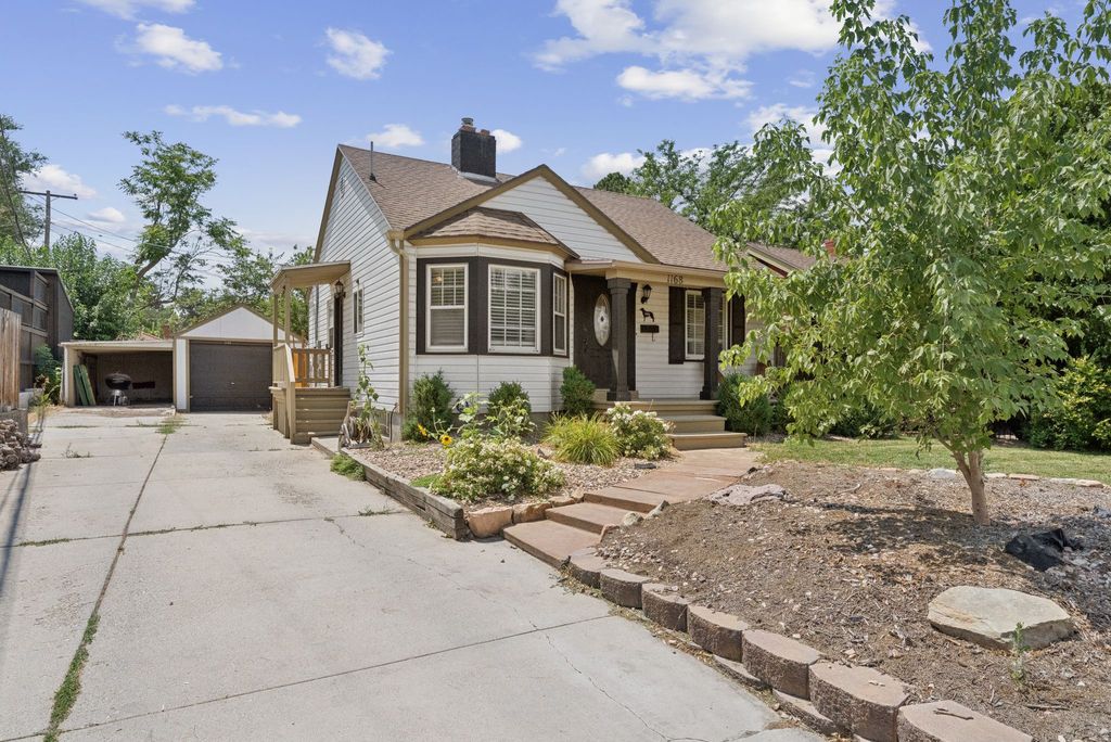 Photo of 1168 E PARKWAY AVE, Salt Lake City, UT 84106 (MLS # 2136999)