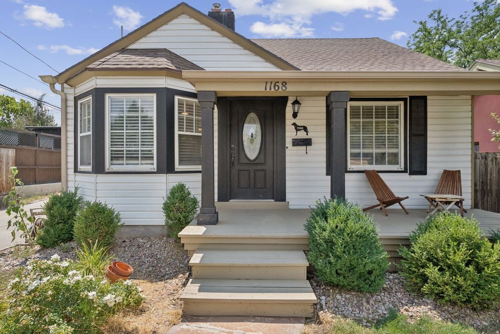 Photo of 1168 E PARKWAY AVE, Salt Lake City, UT 84106 (MLS # 2136999)