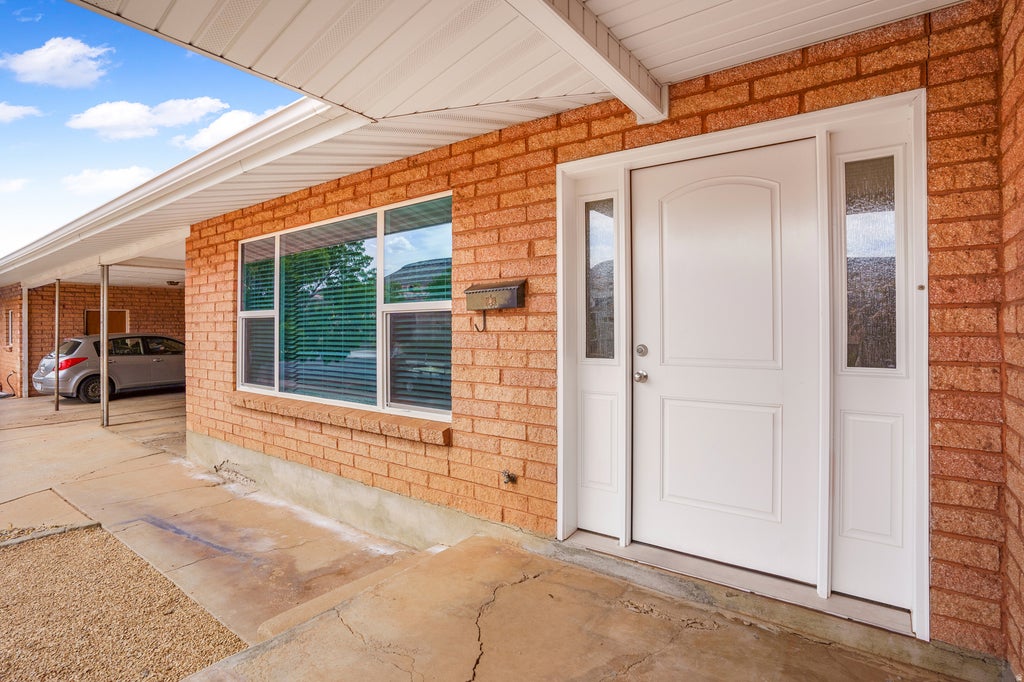 Photo of 316 DIAGONAL ST, Saint George, UT 84770 (MLS # 2181916)