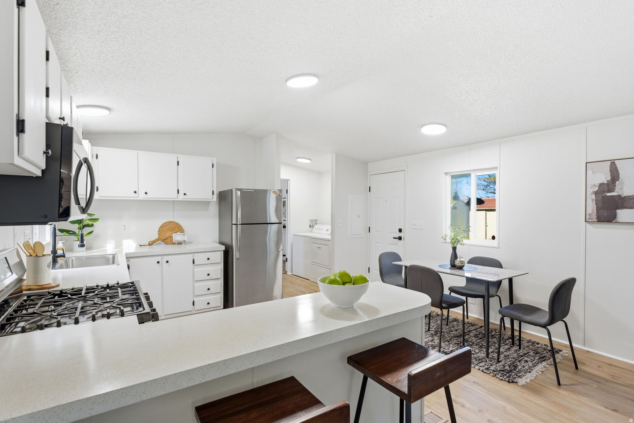 1675 W INDIAN SUMMER DR N