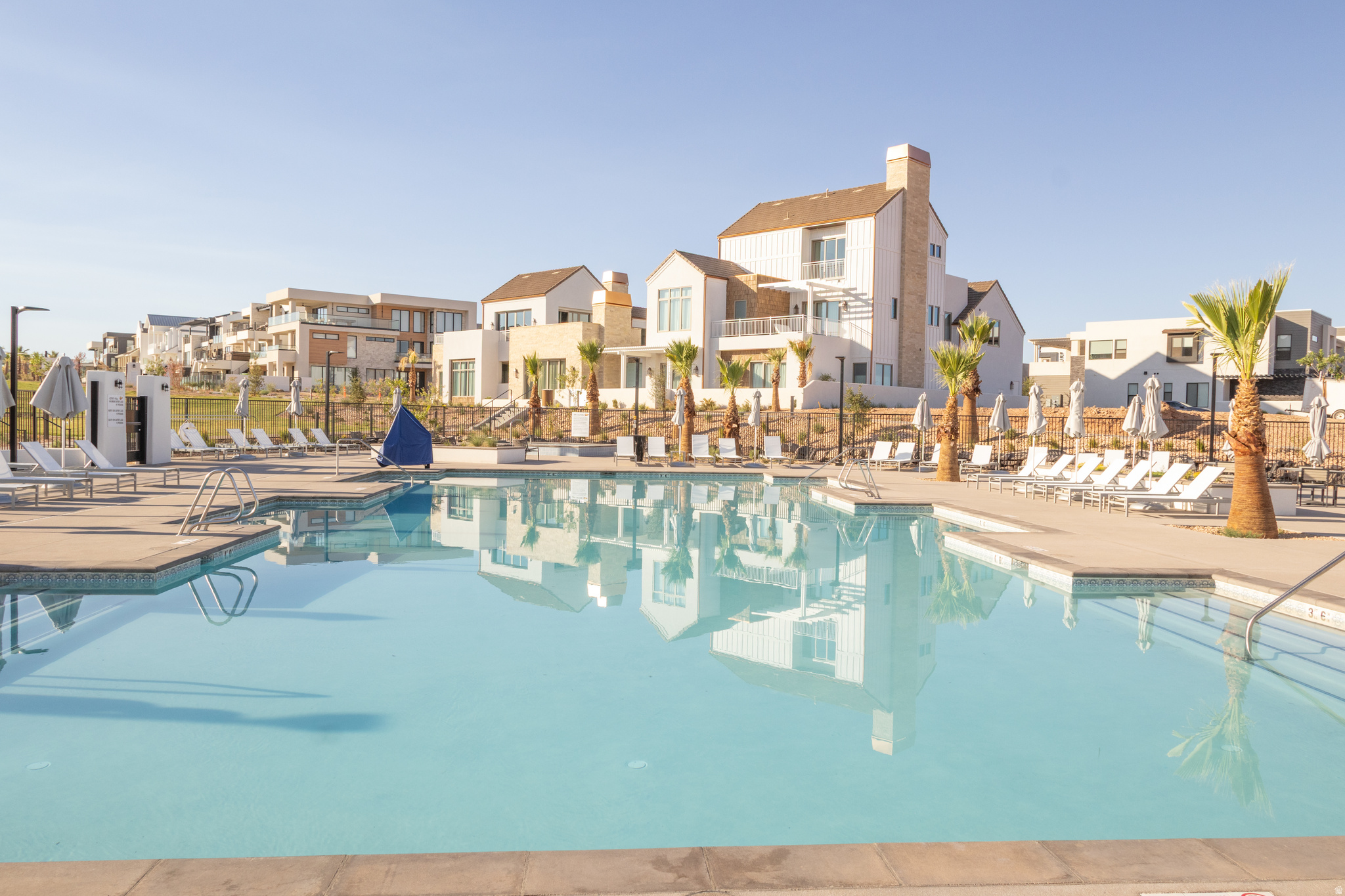 ATKINVILLE TOWNHOMES AT DESERT COLOR - Residential