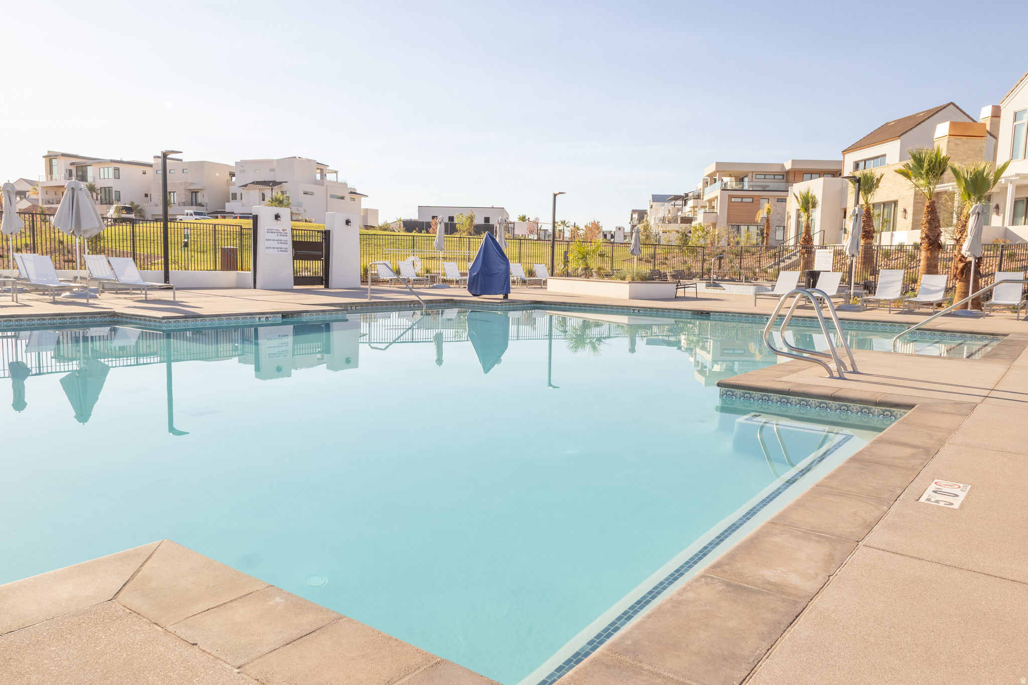 ATKINVILLE TOWNHOMES AT DESERT COLOR - Residential