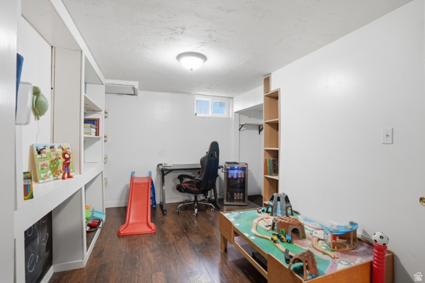 MUSCATINE PL - Residential