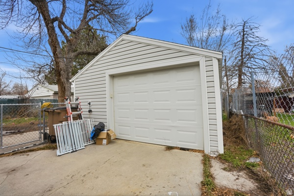 MUSCATINE PL - Residential