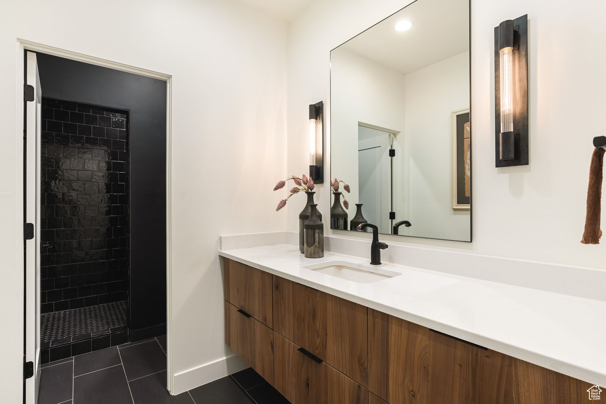 LEDGES OF ST GEORGE PH 6 - Residential