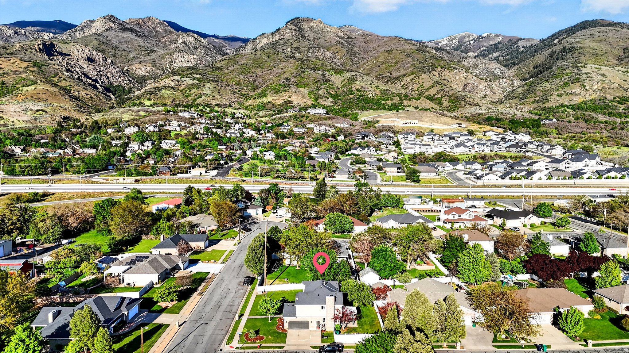 OAKCREST ON MUTTON HOLLOW - Residential