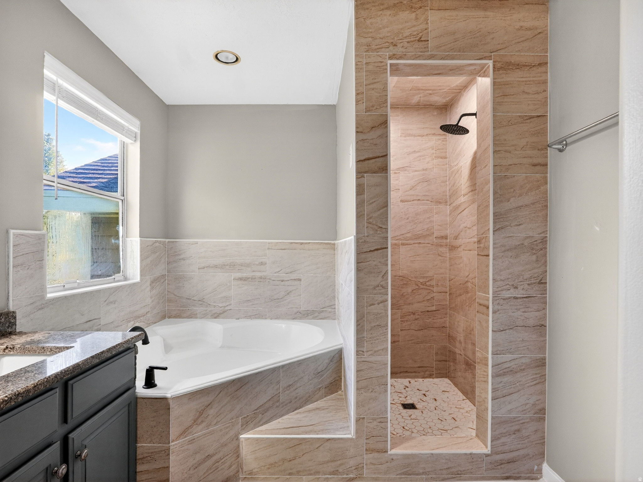OAKCREST ON MUTTON HOLLOW - Residential