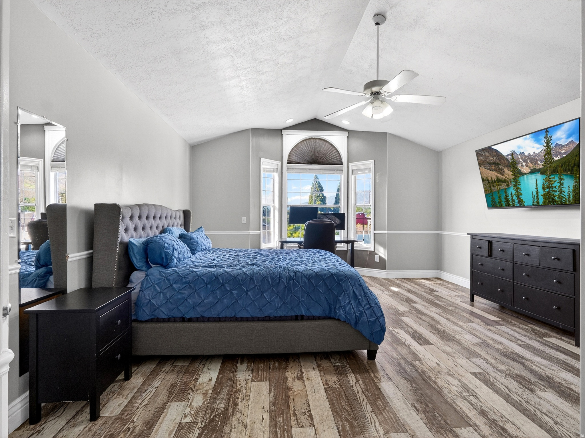 OAKCREST ON MUTTON HOLLOW - Residential