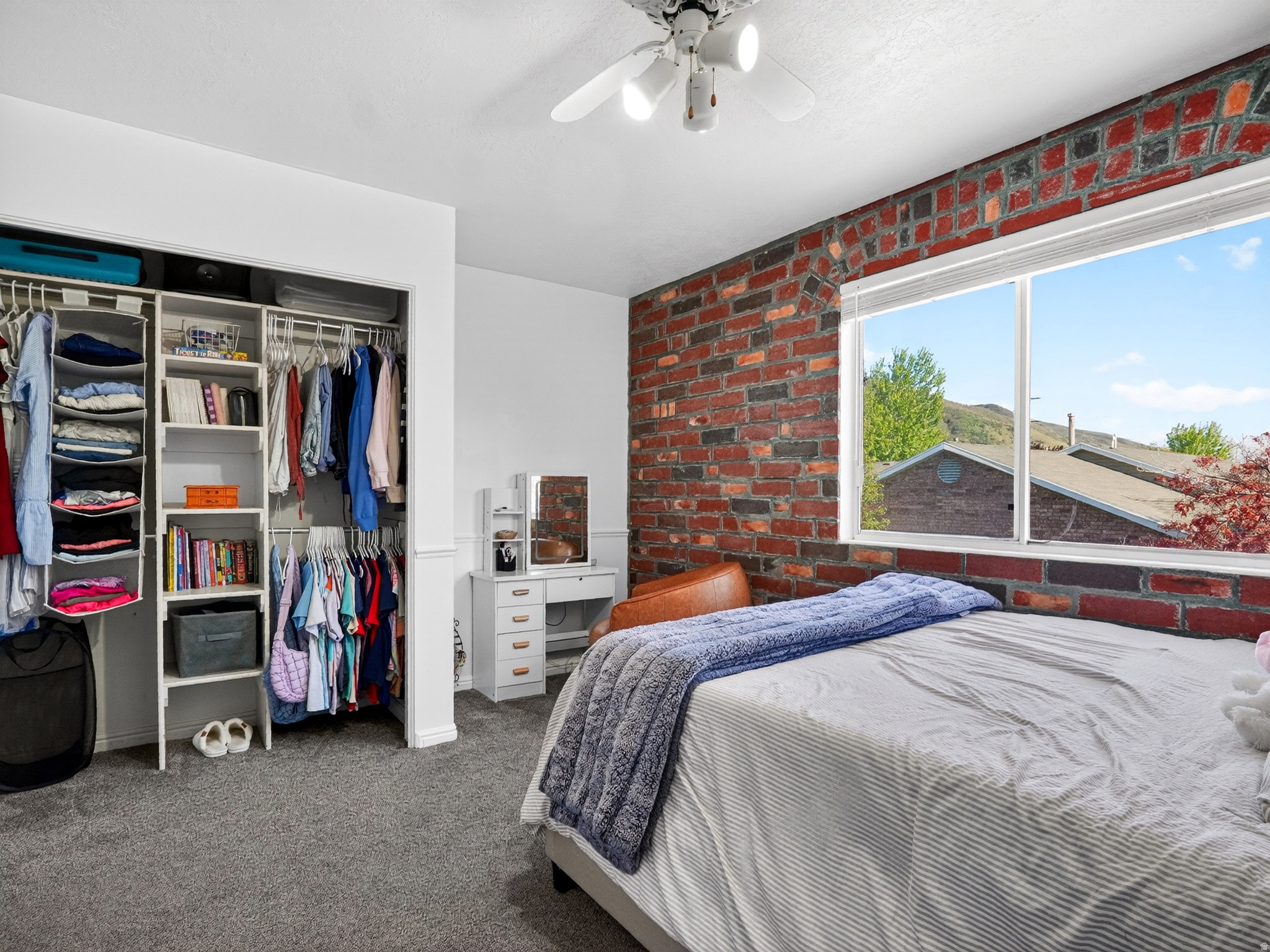 OAKCREST ON MUTTON HOLLOW - Residential